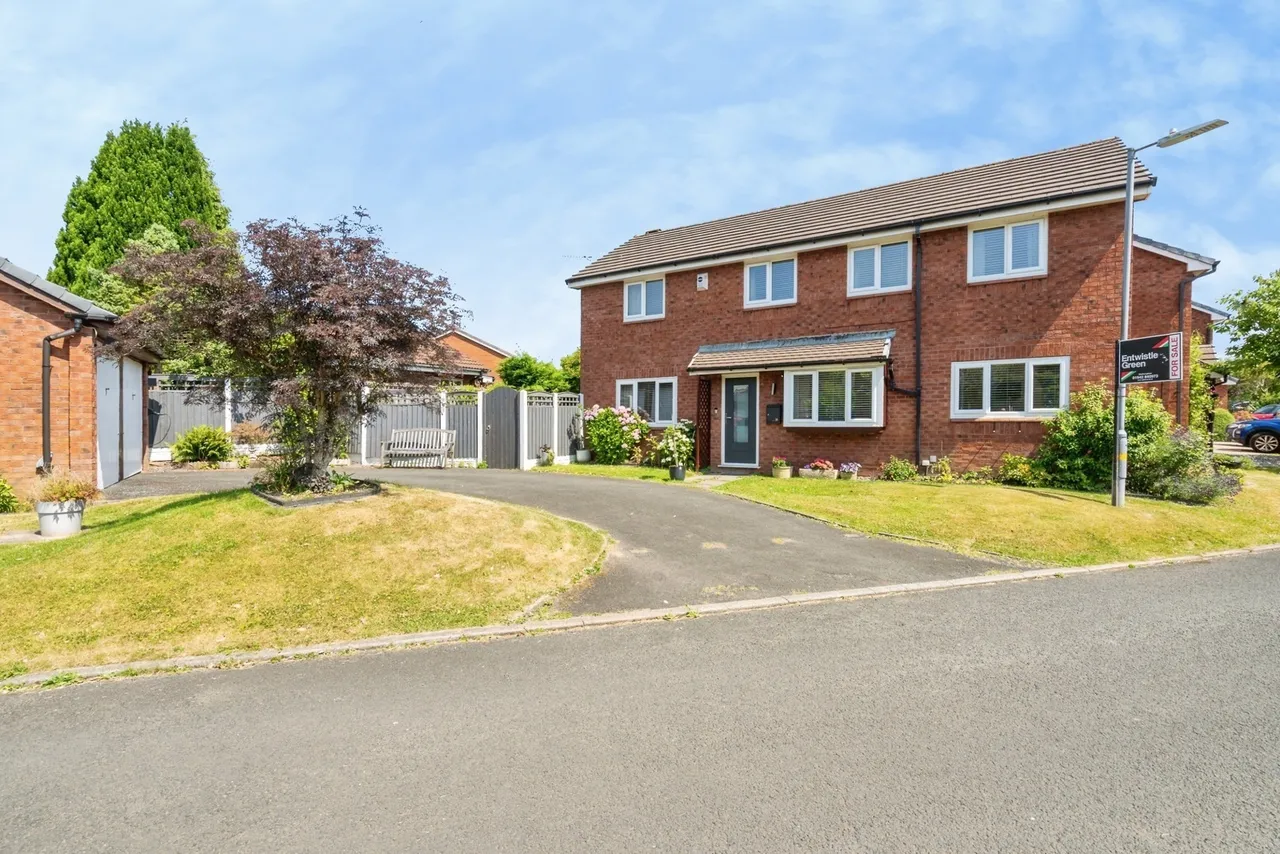 4 bed house for sale, Brambling Drive, Bolton, BL5