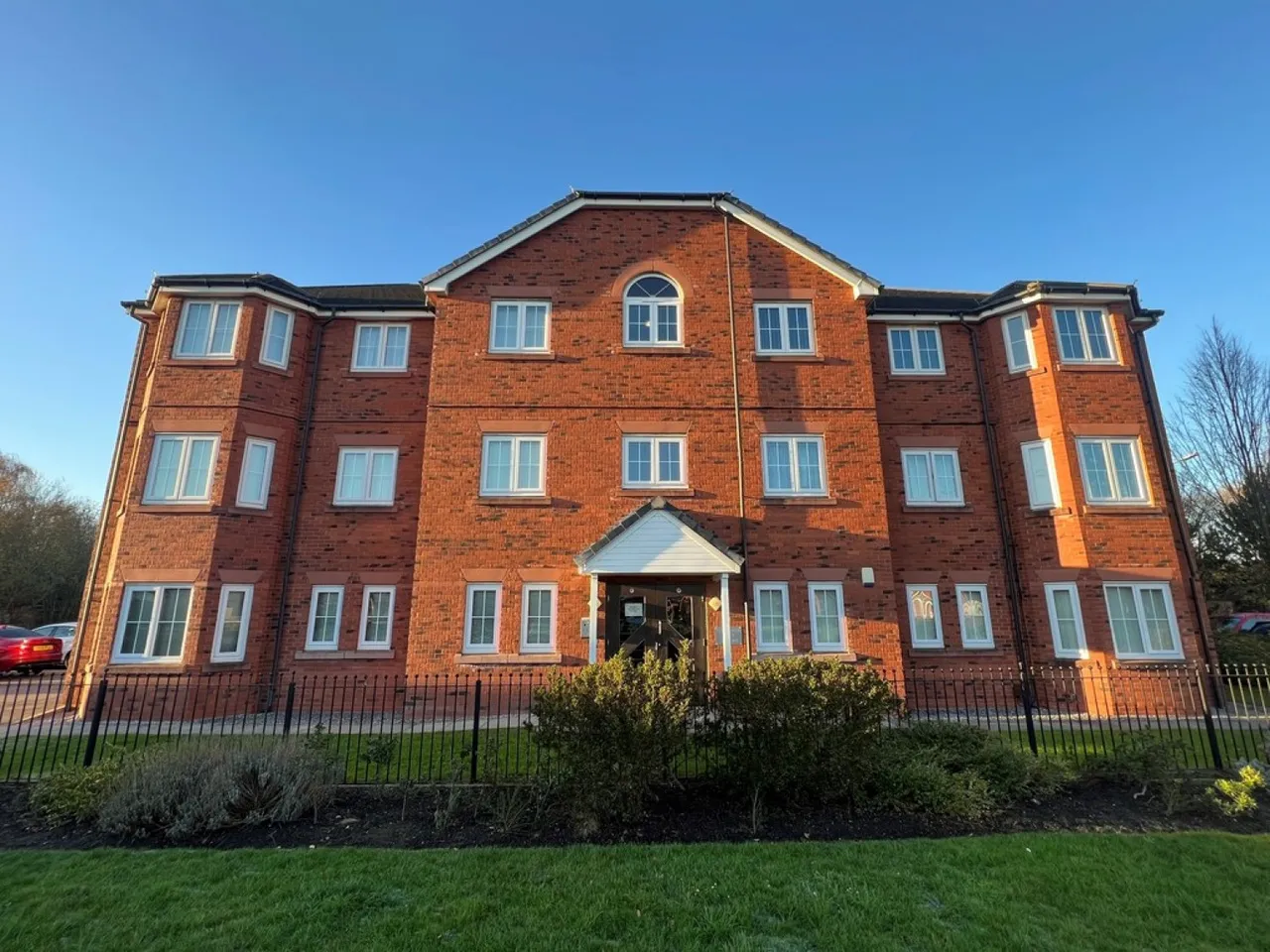 2 bed flat for sale, Thorneycroft Drive, Warrington, WA1
