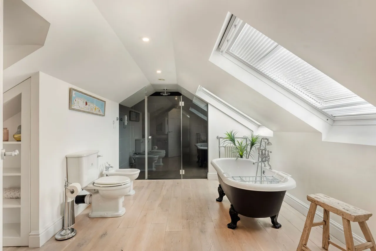 Immaculately Presented Home with Fiel, photo 18