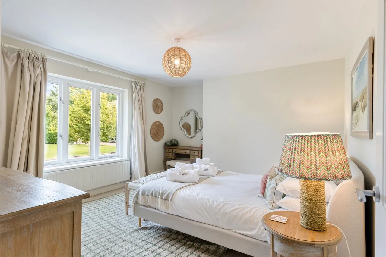 Immaculately Presented Home with Fiel, photo 15