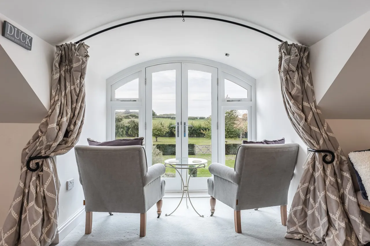 Immaculately Presented Home with Fiel, photo 17