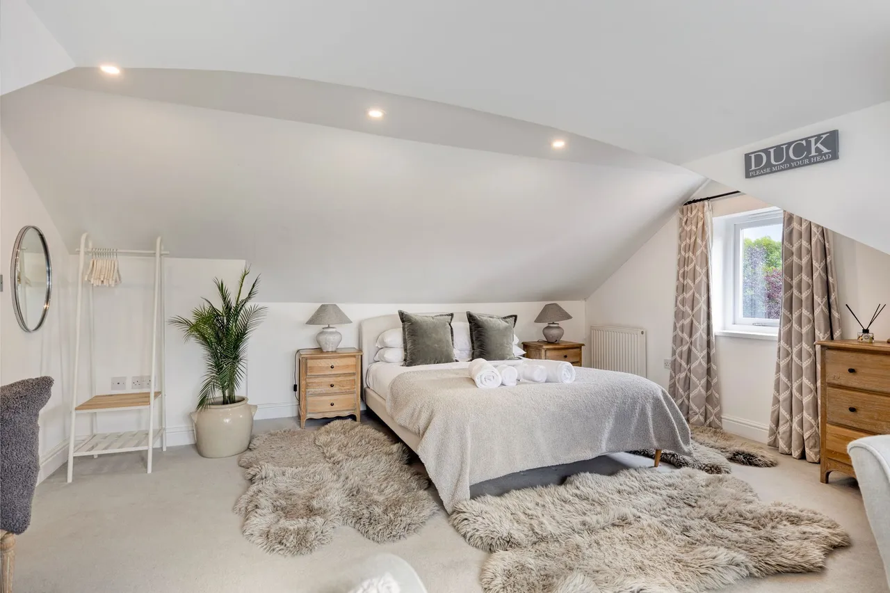 Immaculately Presented Home with Fiel, photo 14