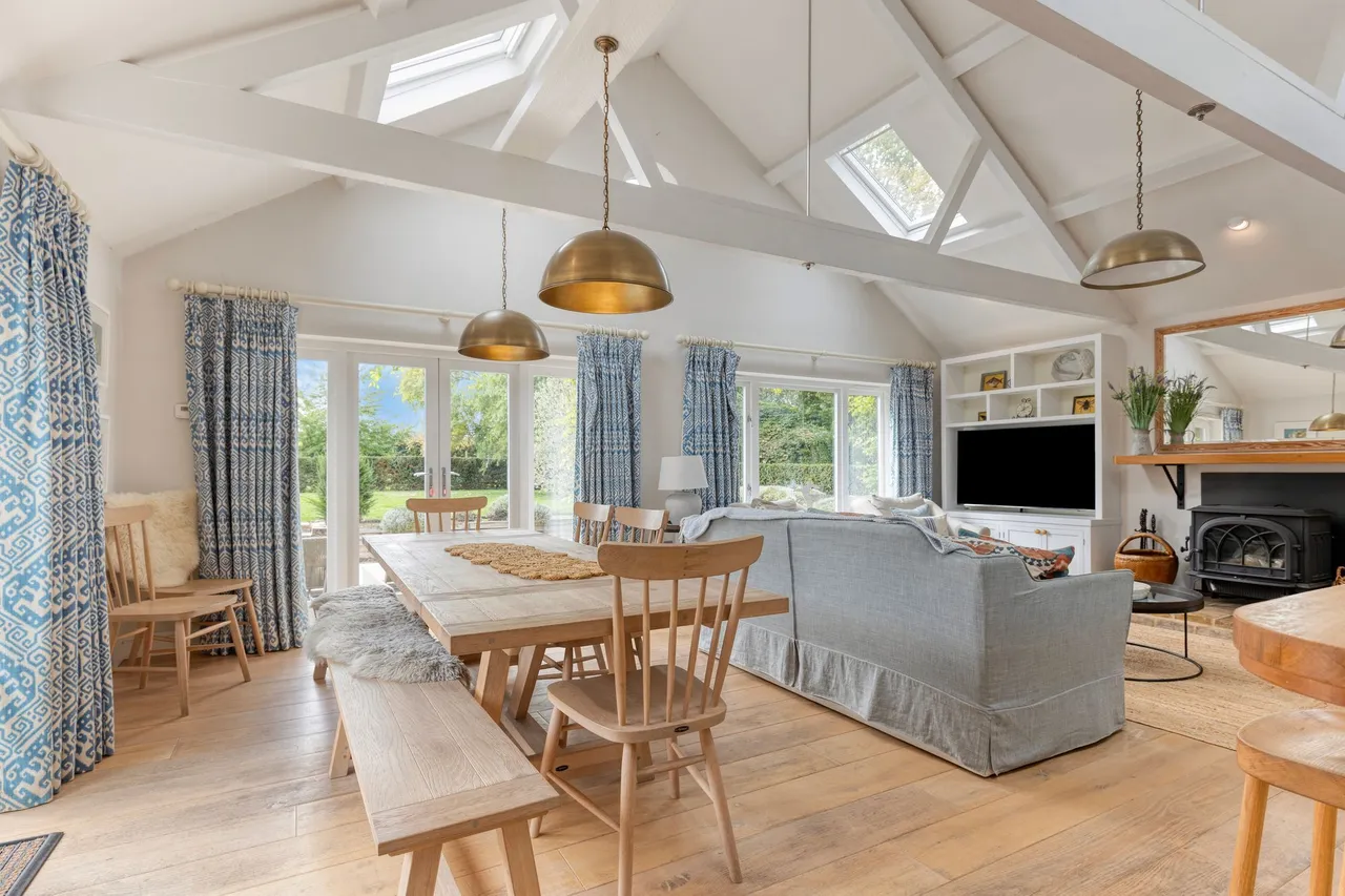 Immaculately Presented Home with Fiel, photo 7
