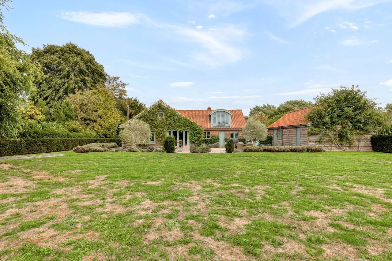 Immaculately Presented Home with Fiel, photo 19