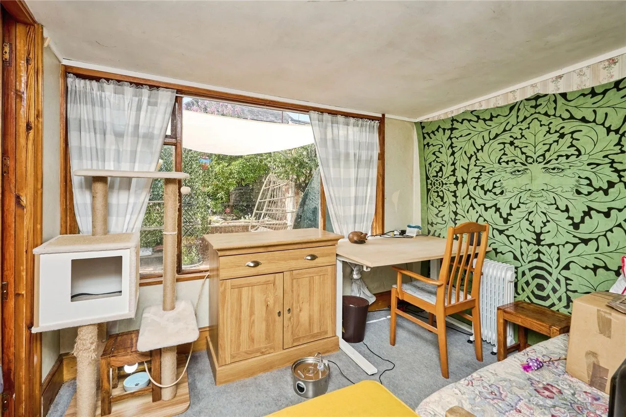Castle Road, Newport, PO30, photo 24