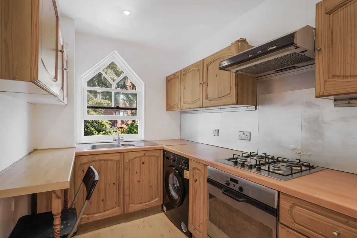 8 bed for sale in Warltersville Road, Archway, N19, photo 7