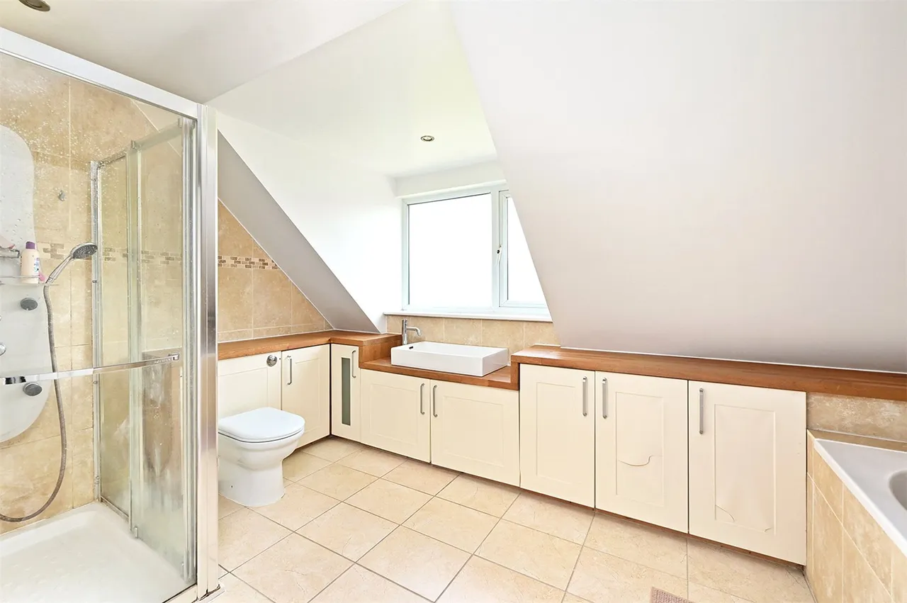 Reading Road, Hook, RG27 9EA, photo 13
