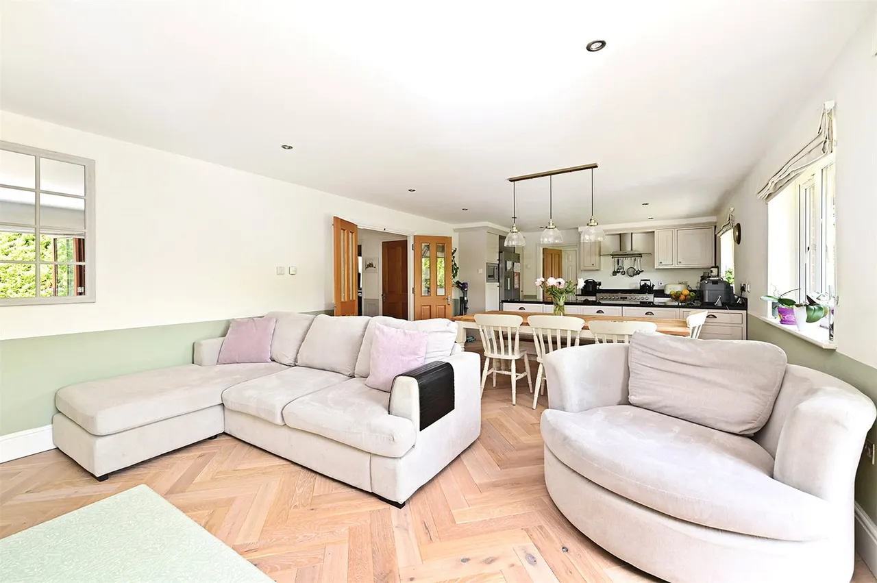 Reading Road, Hook, RG27 9EA, photo 4