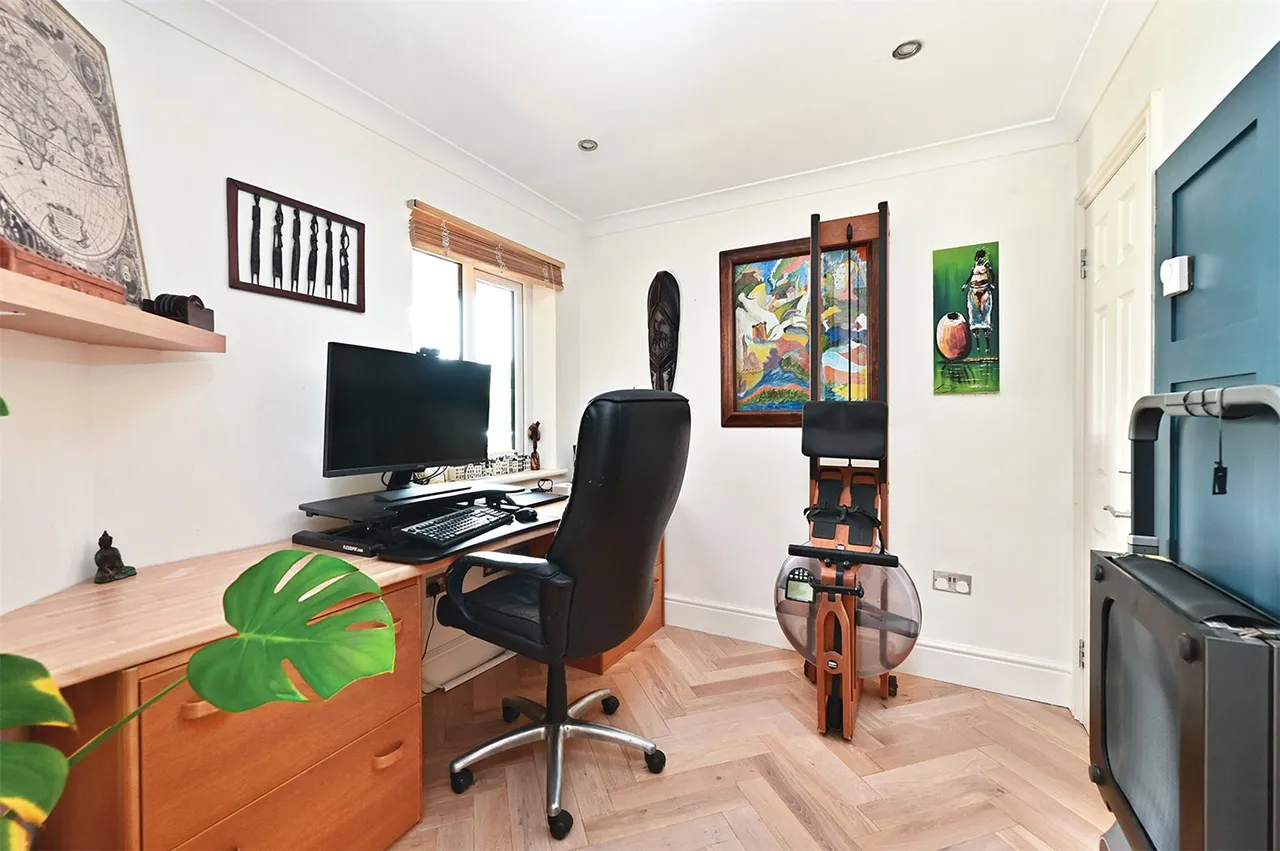 Reading Road, Hook, RG27 9EA, photo 12