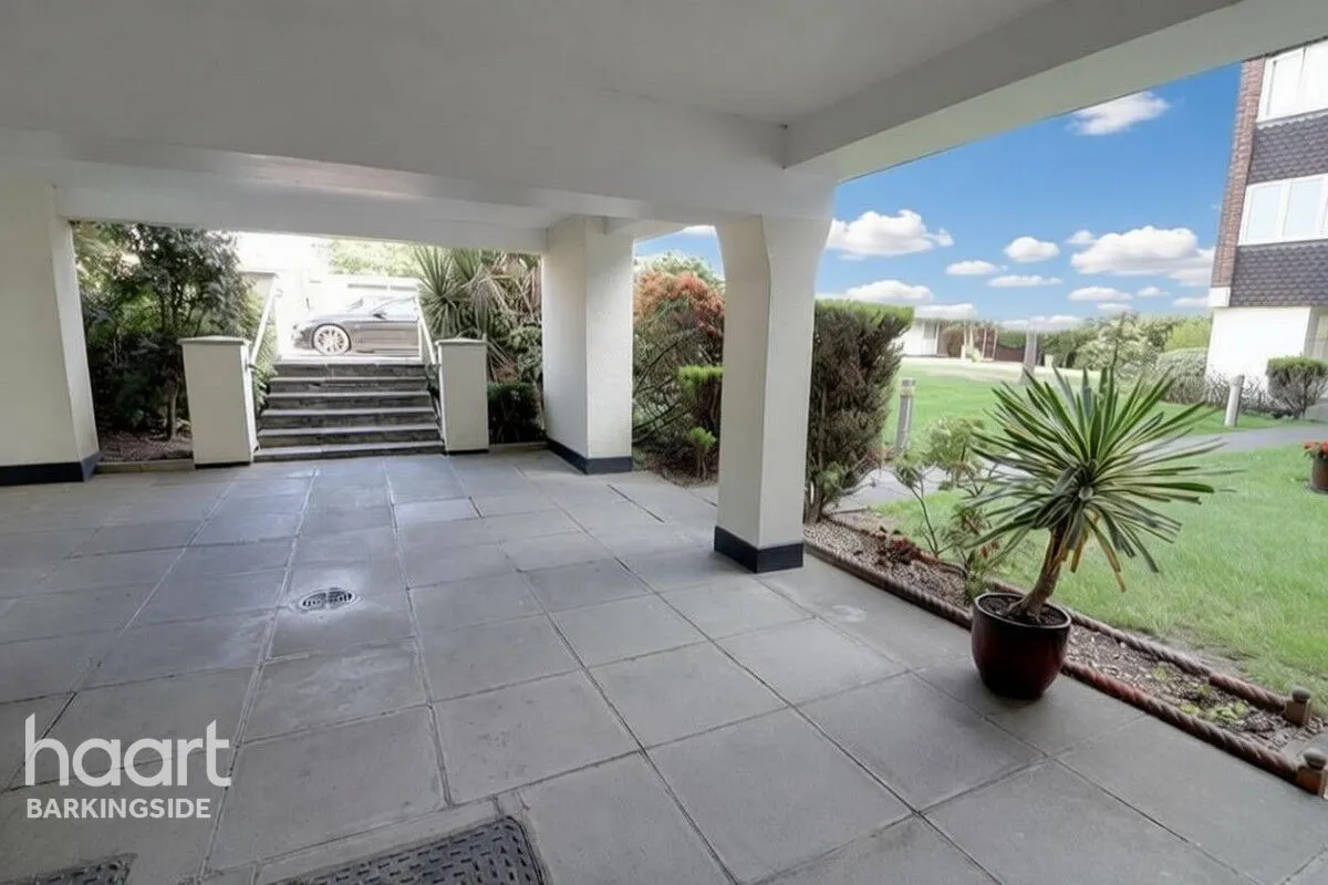 The Ridings, Chigwell, IG7, photo 9