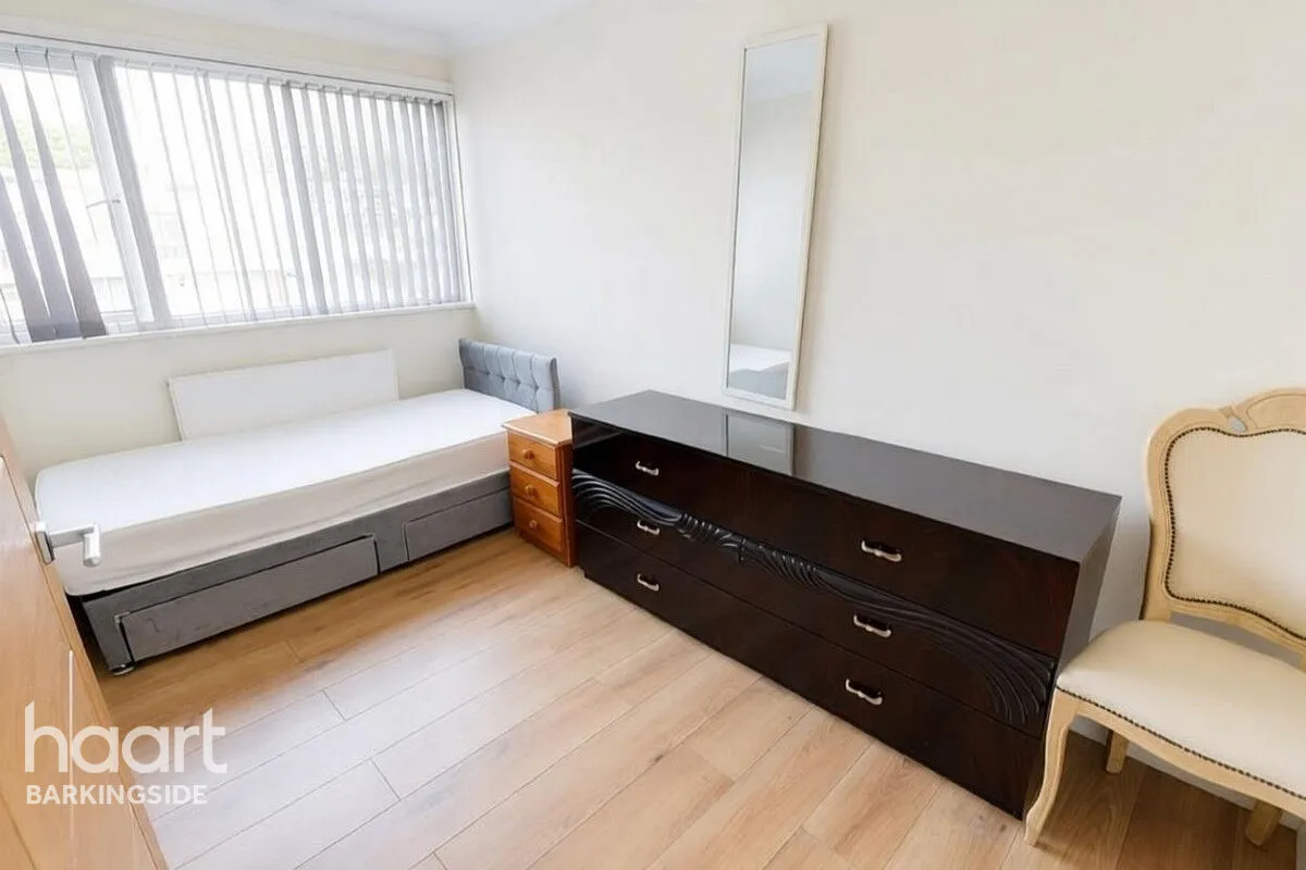 The Ridings, Chigwell, IG7, photo 8
