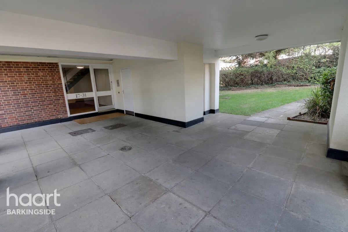 The Ridings, Chigwell, IG7, photo 12