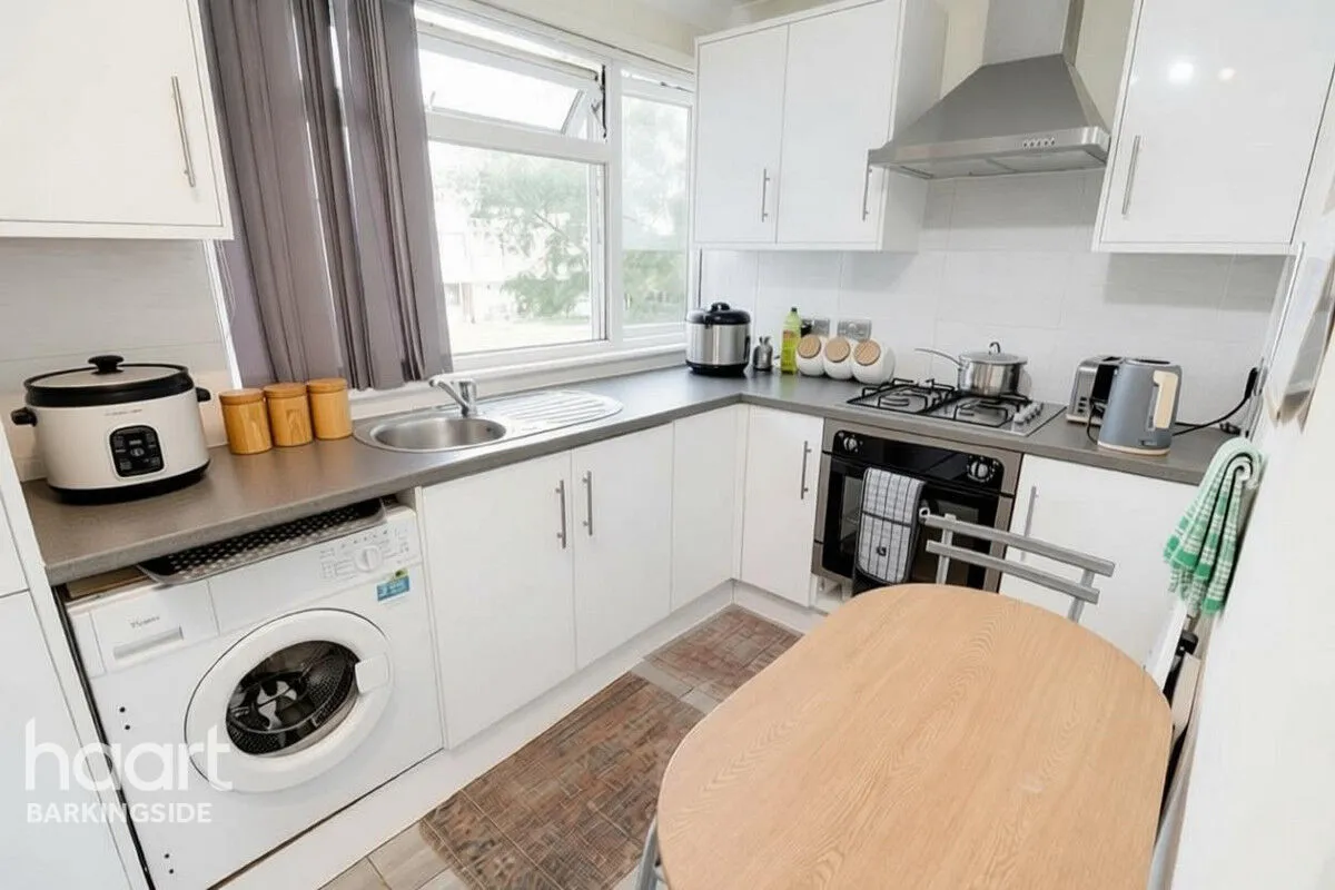 The Ridings, Chigwell, IG7, photo 4