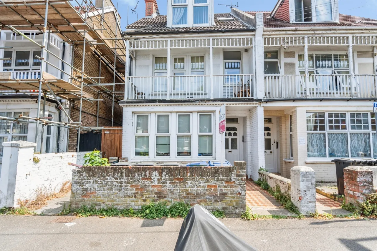 1 bed flat for sale — Canada Grove, Bognor Regis