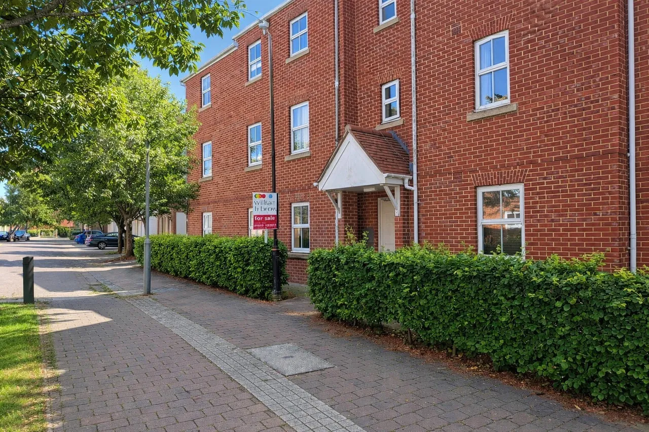 2 bed flat for sale — Sarah West Close, Norwich