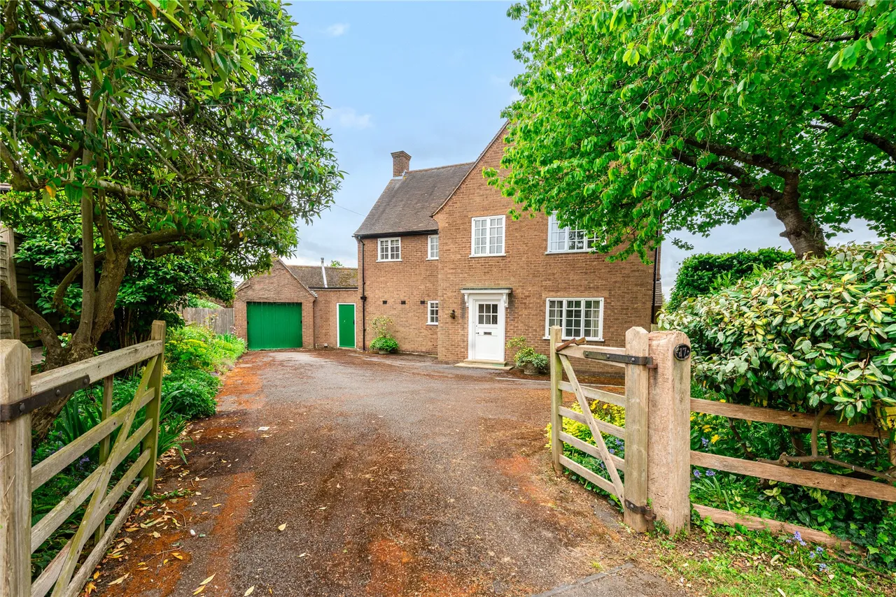 4 bed property for sale, Orlingbury Road, Pytchley, NN14