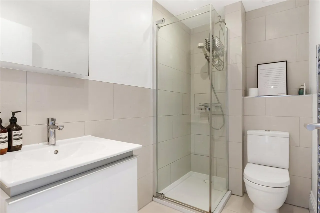 Kennington Park Road, London, SE11, photo 6