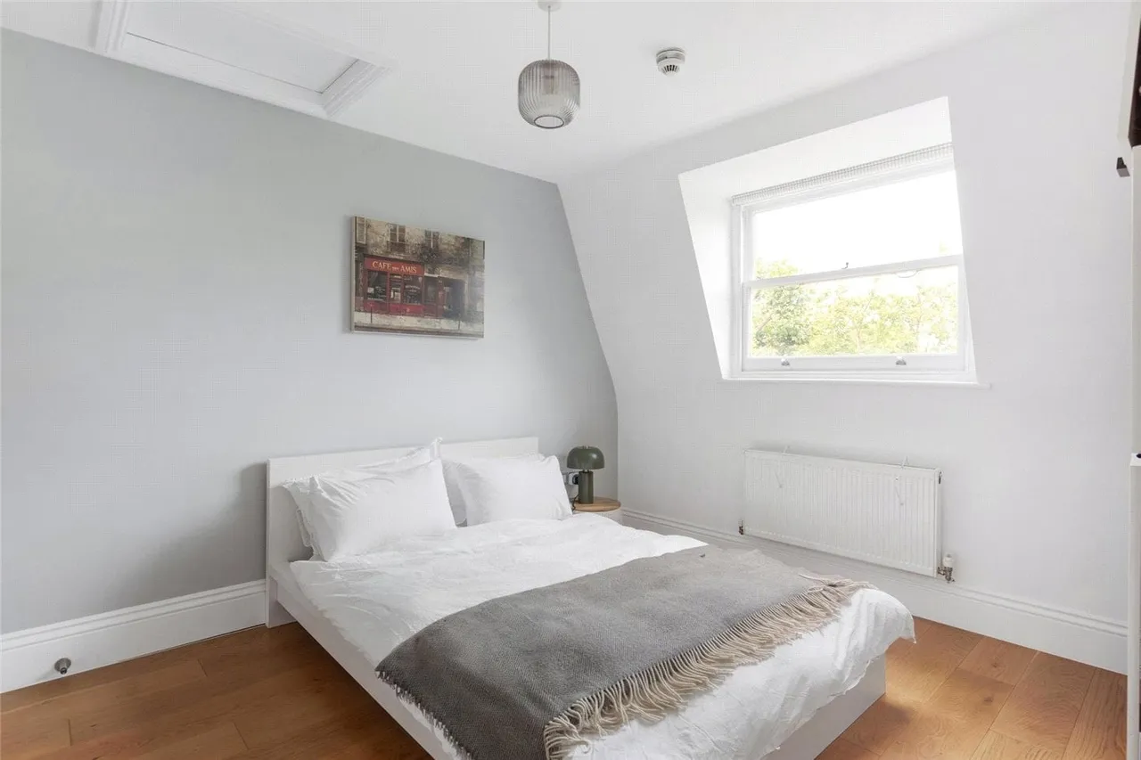 Kennington Park Road, London, SE11, photo 2