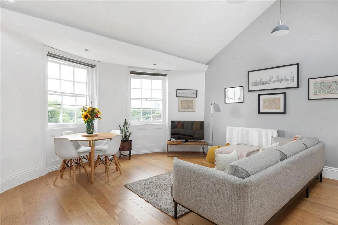 Kennington Park Road, London, SE11, photo 11