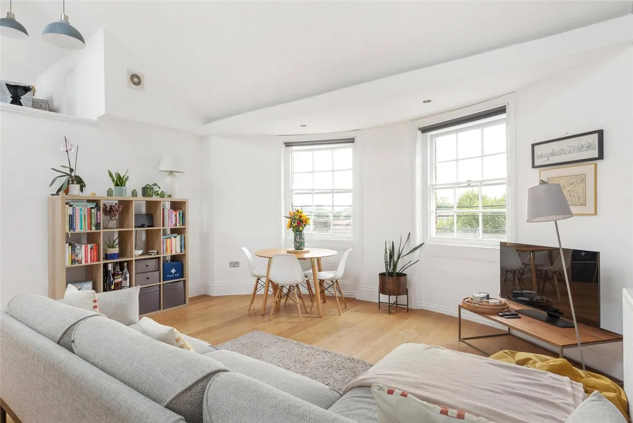 Kennington Park Road, London, SE11, photo 12