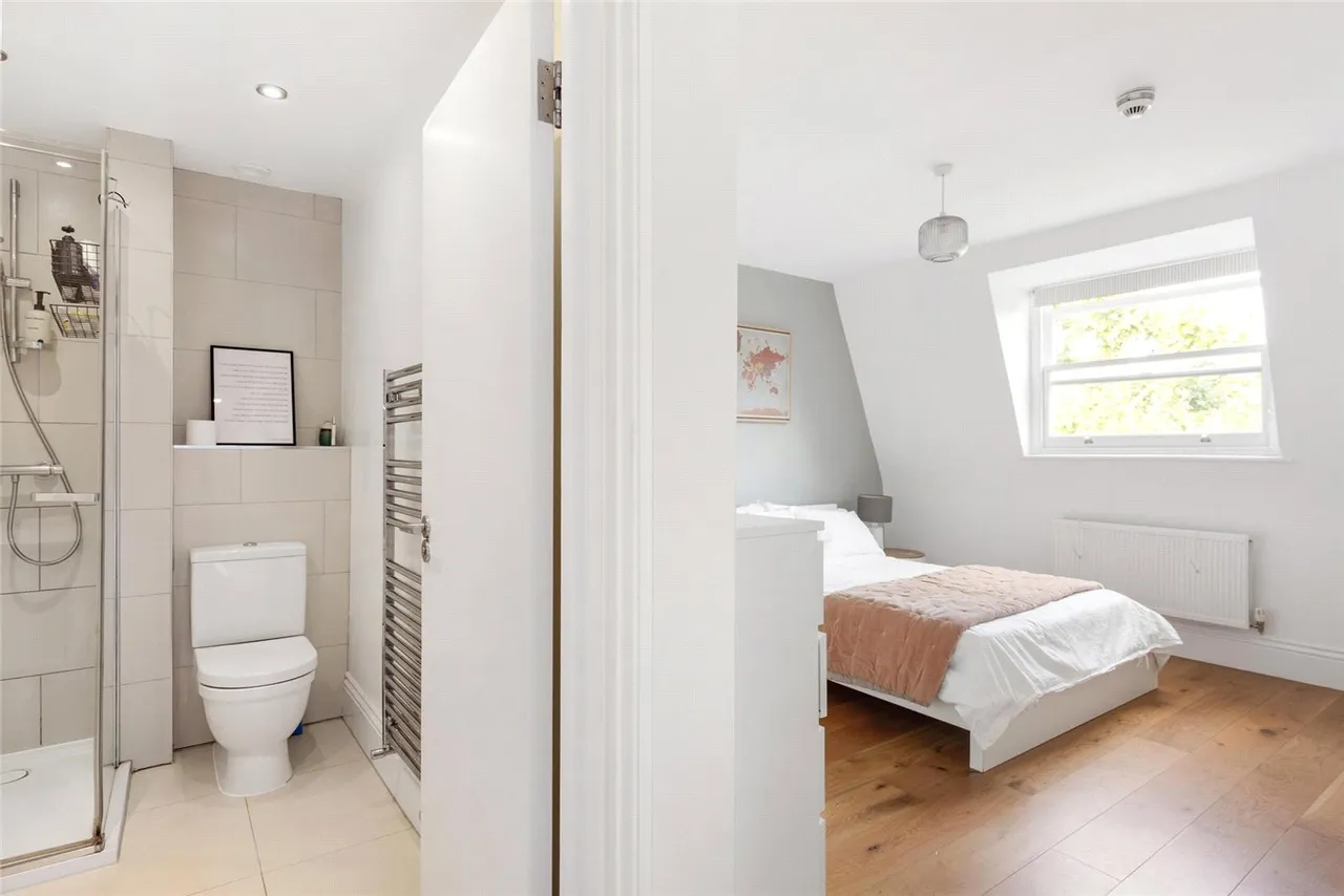 Kennington Park Road, London, SE11, photo 4