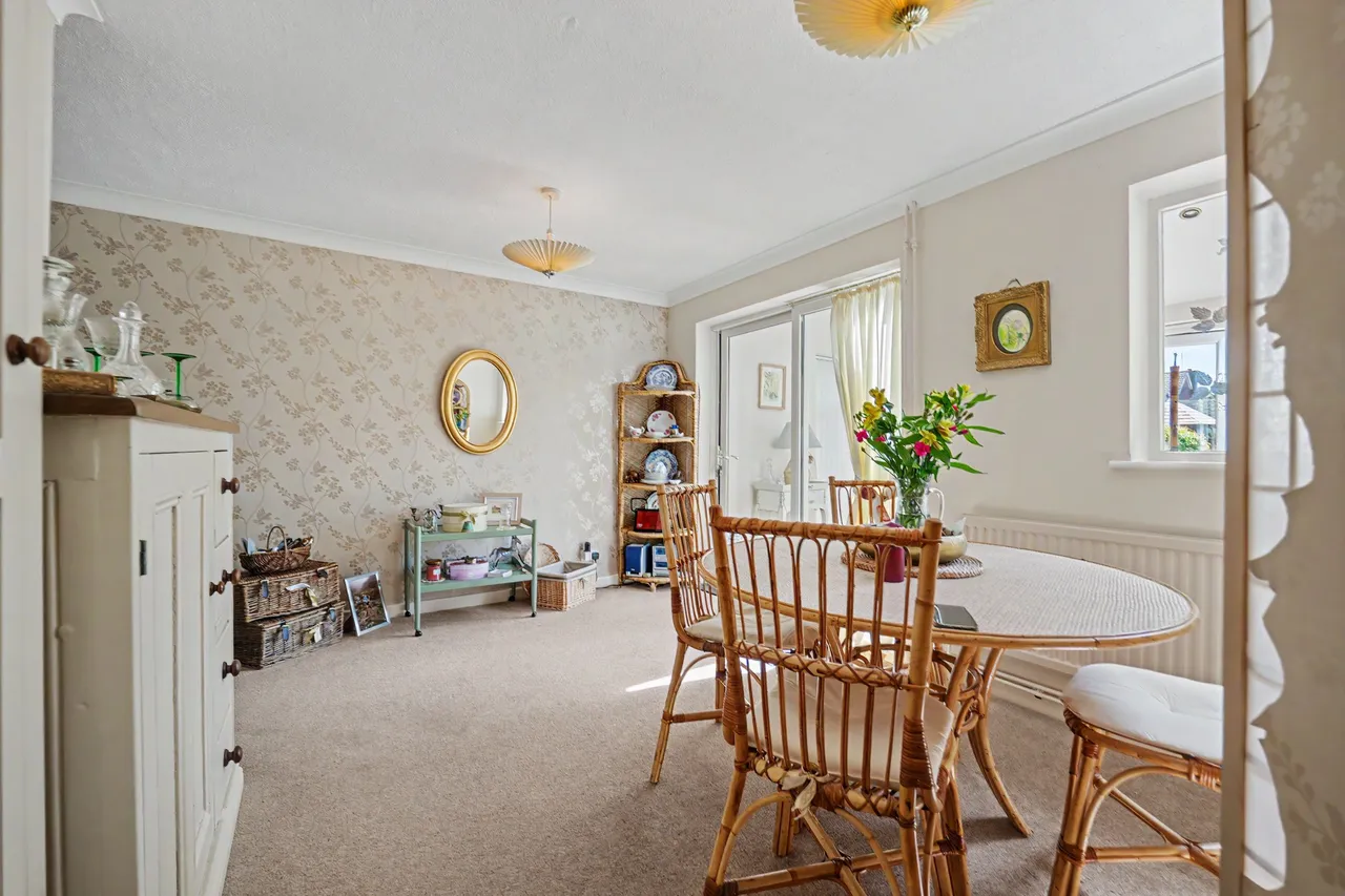 Wych Elm Close, Great Glen, LE8, photo 9