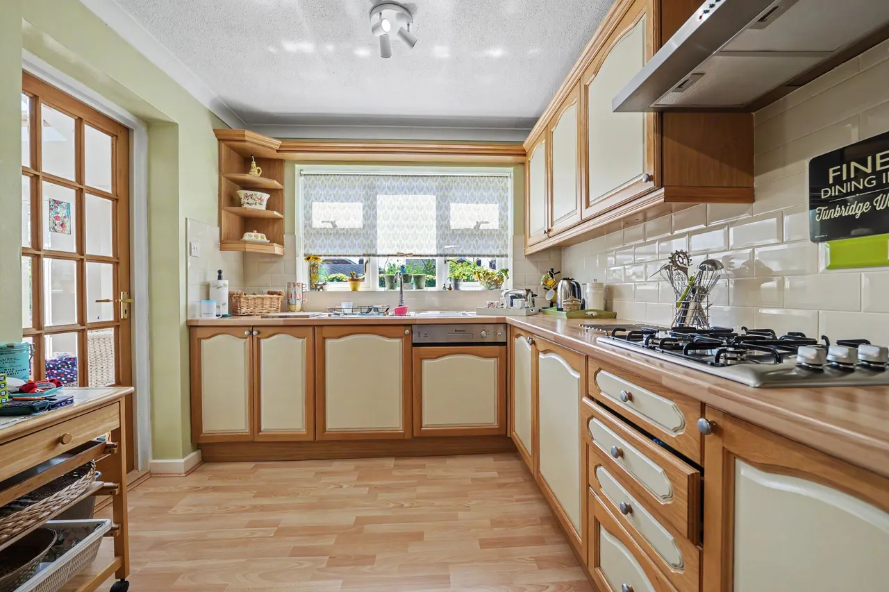 Wych Elm Close, Great Glen, LE8, photo 4