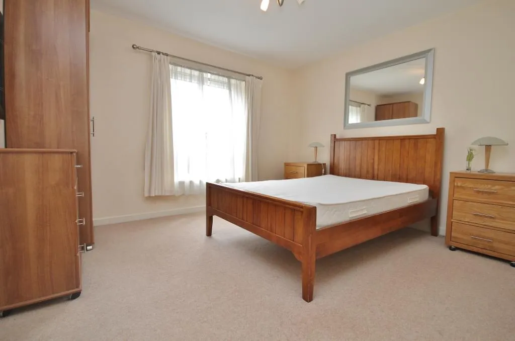 Oriental Road, Woking, GU22, photo 4