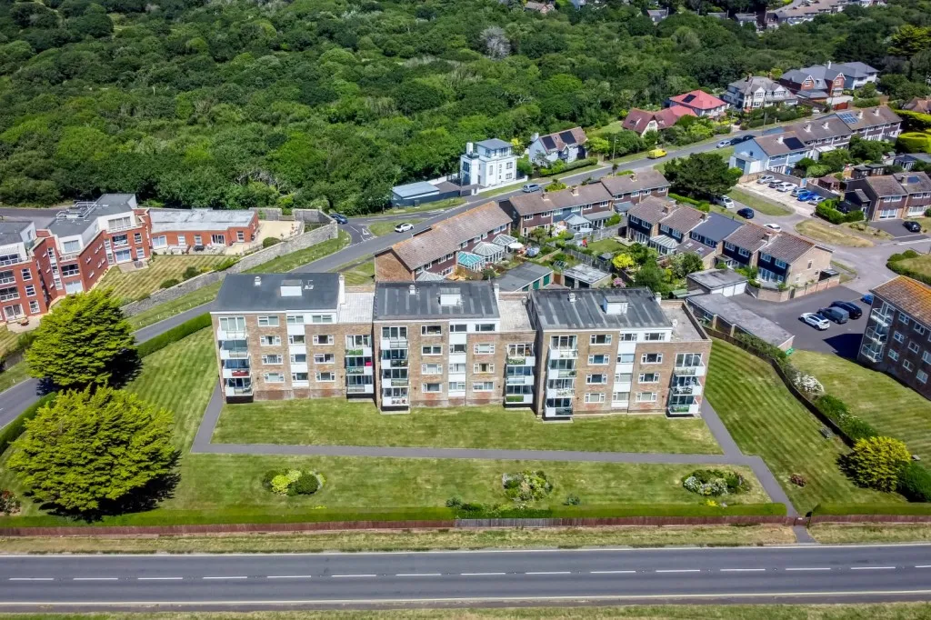 Whitby Road, Milford on Sea, SO41, photo 2