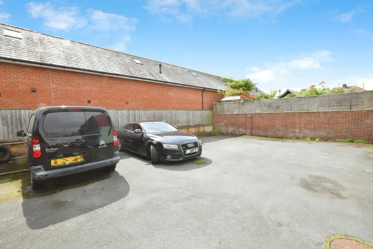 Queens Road, EX2, photo 12