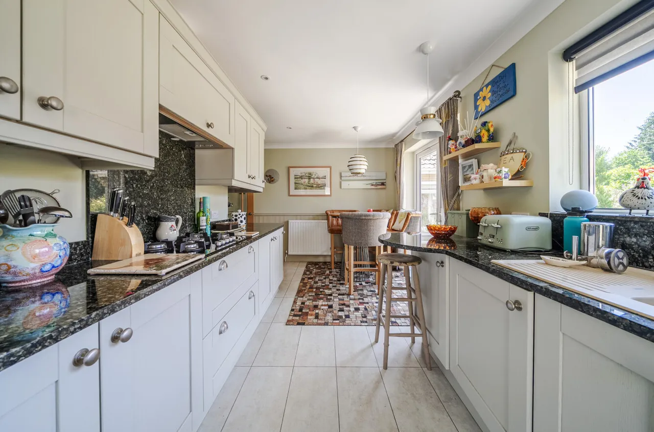 Boyneswood Road, Medstead, GU34, photo 4