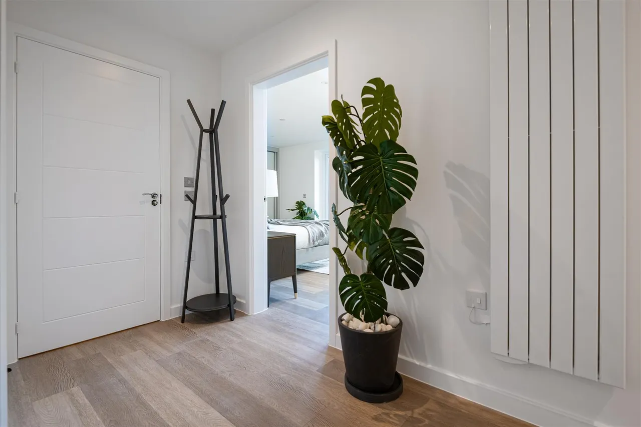 Station Avenue, Walton Court, KT12, photo 11