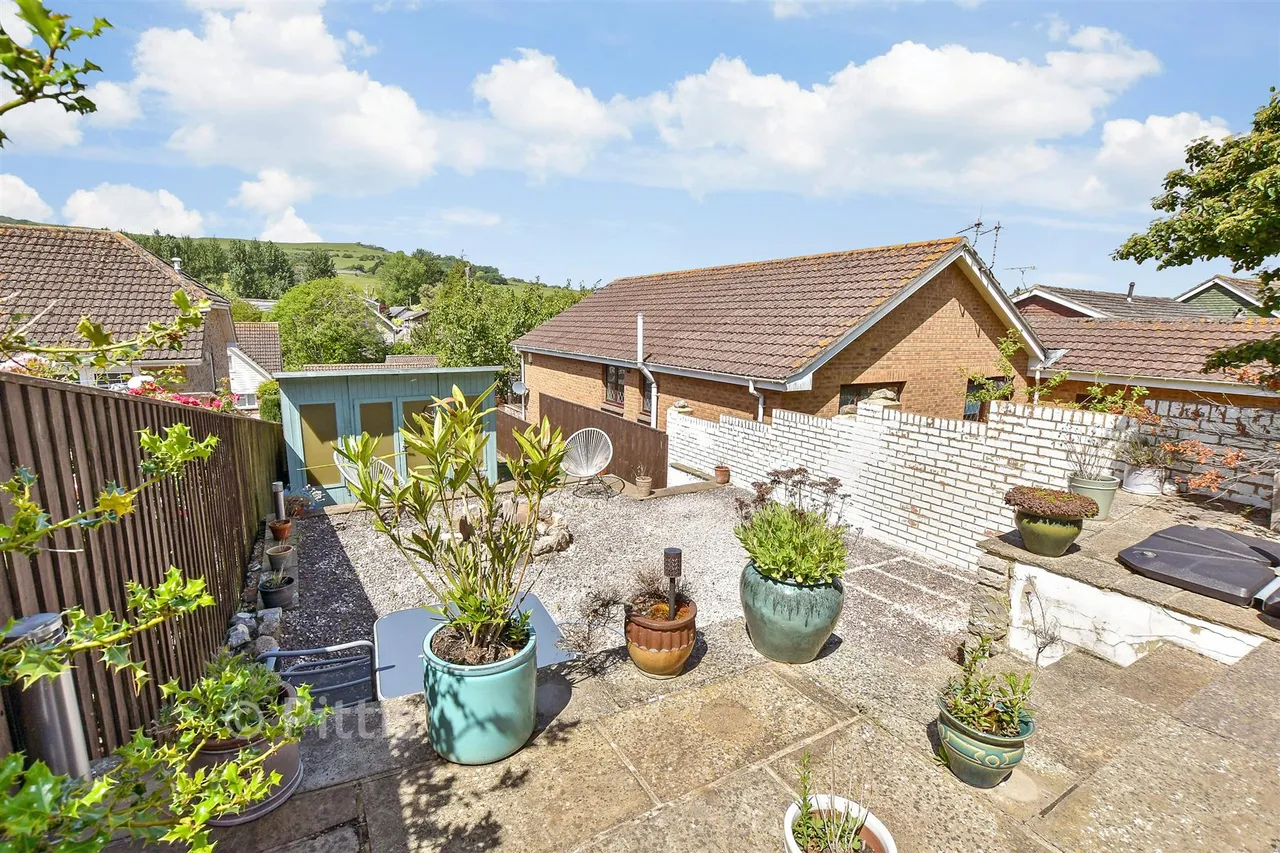 St. John's Road, Wroxall, PO38, photo 13