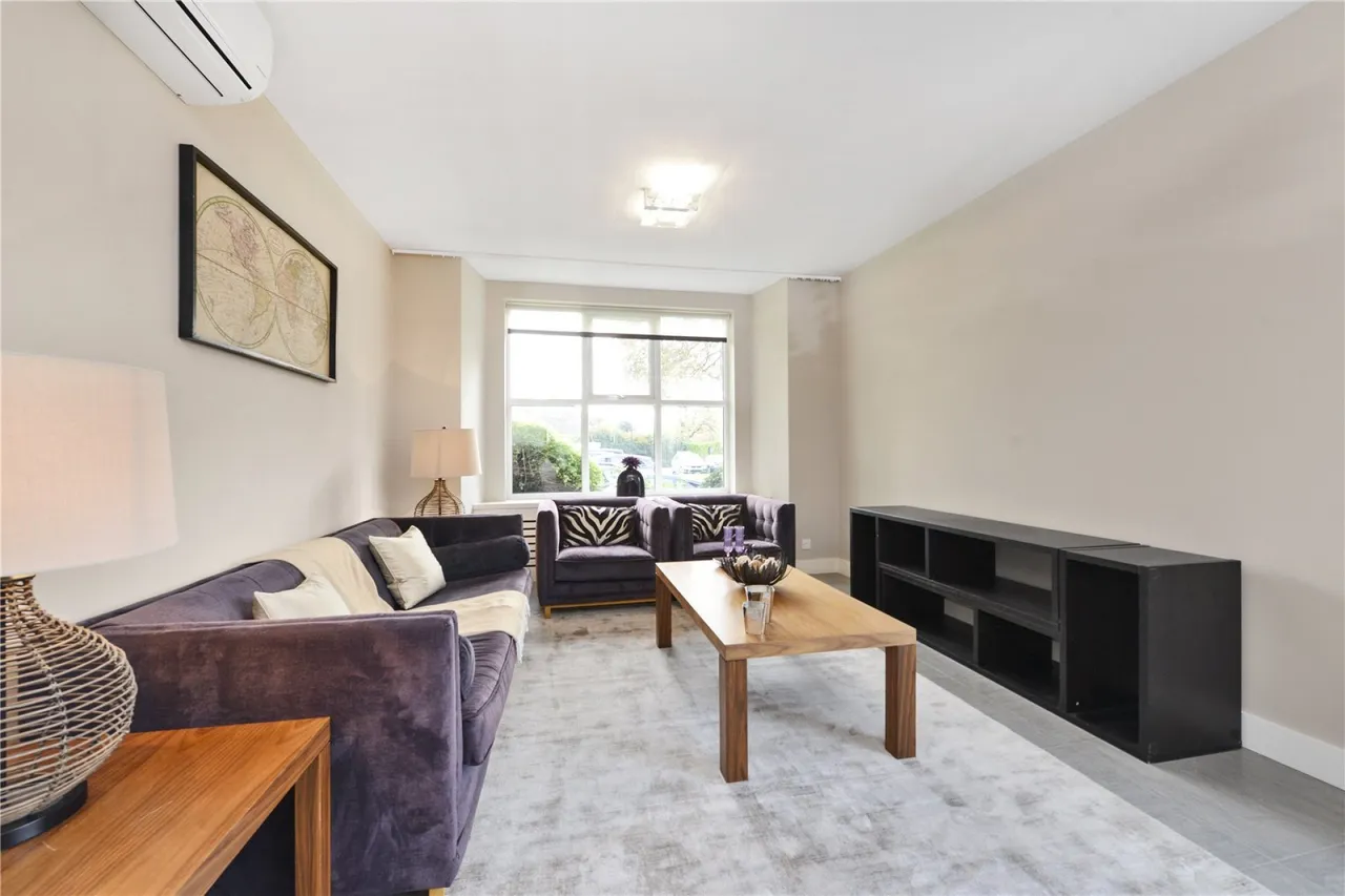 3 bed flat to rent, Boydell Court, St Johns Wood Park