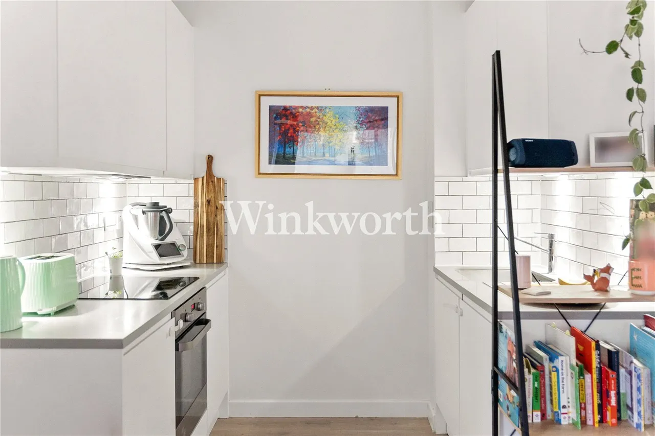 1 bed flat for sale — Apple Tree Road, London, N17