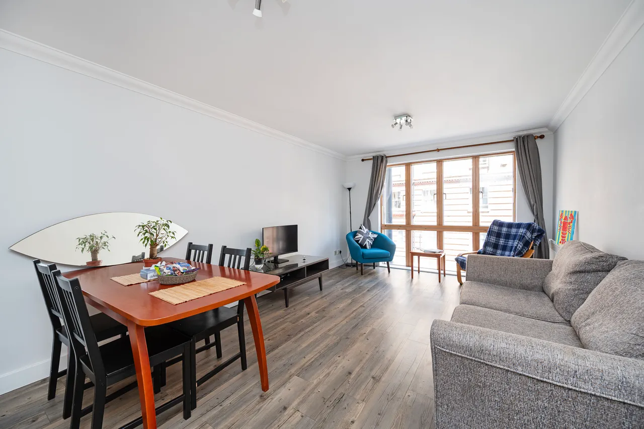 Flat 8, 54 Folgate Street, London, photo 2
