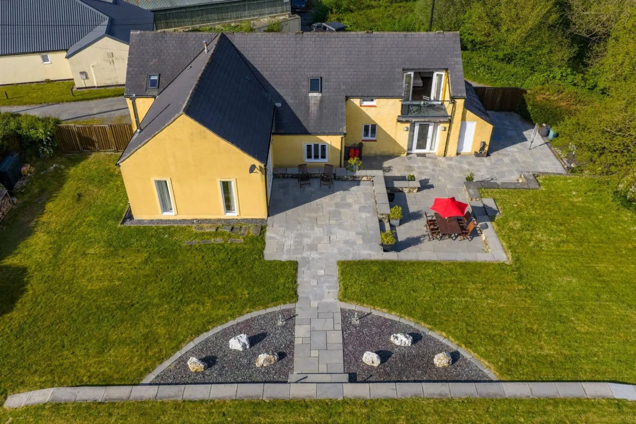 4 bed house for sale, Ty'r Felin, Felingwm Uchaf, SA32
