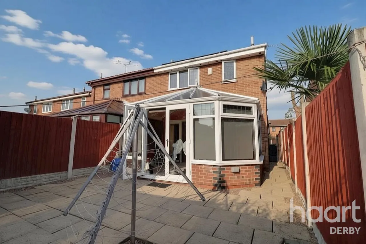 Kestrels Croft, Sinfin, DE24, photo 16