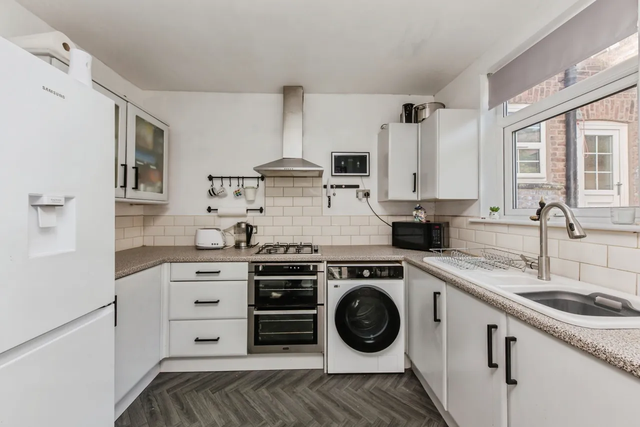Pitt Street, Macclesfield, Cheshire, SK11, photo 3