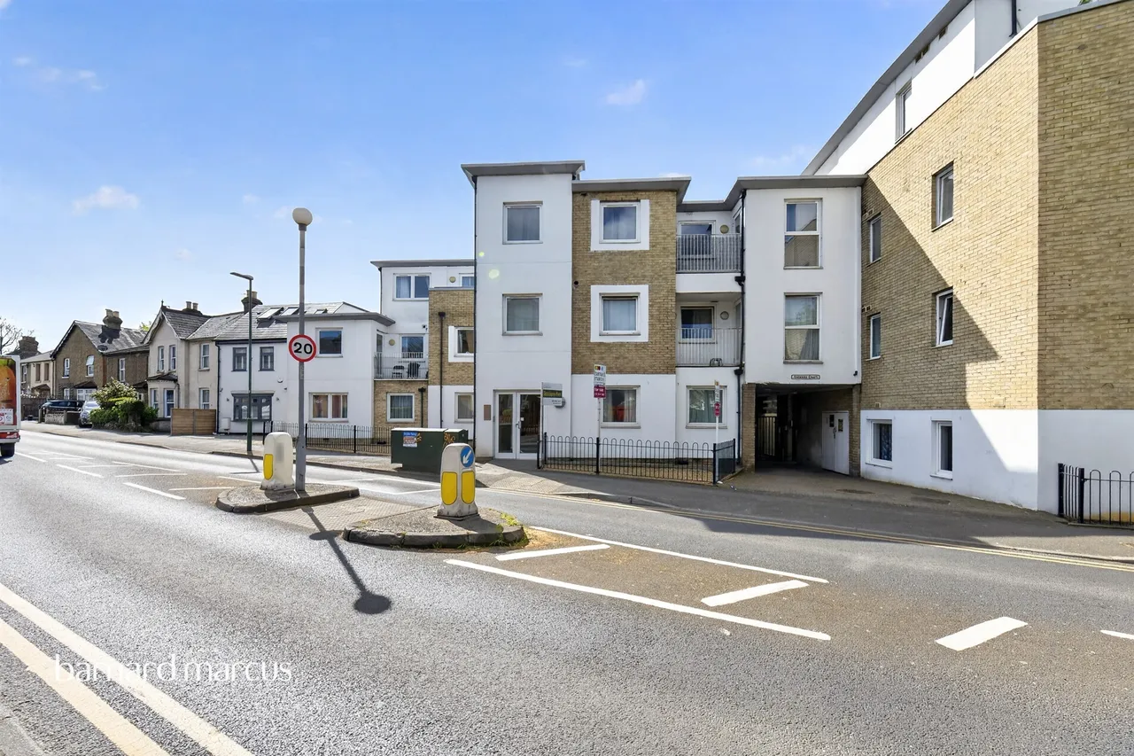 2 bed flat for sale, Oakhill Road, Sutton, SM1