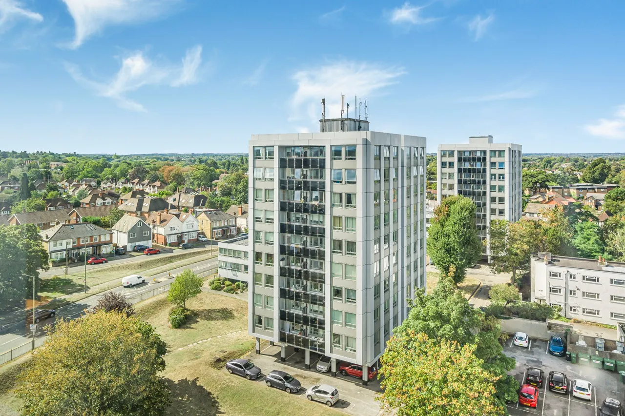 Wellington Close, Walton On Thames, KT12, photo 11