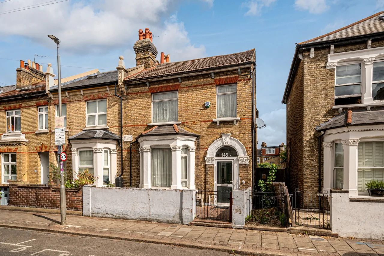 143 Longley Road, London, photo 12