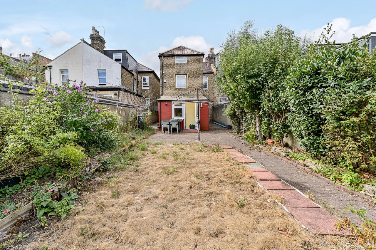 143 Longley Road, London, photo 3