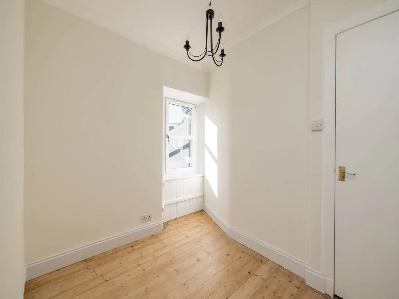 Main Street, Davidson Mains, EH4, photo 12