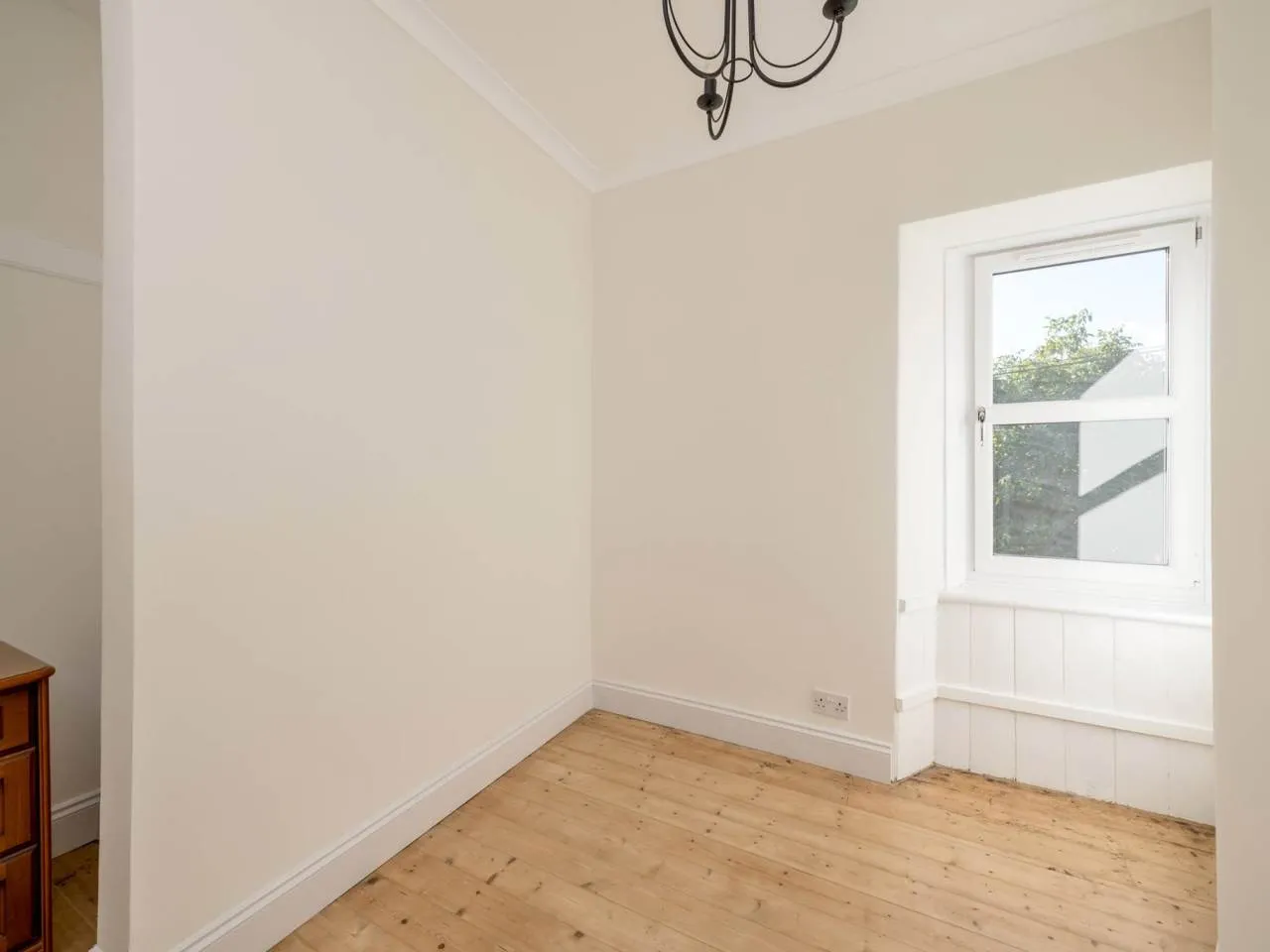 Main Street, Davidson Mains, EH4, photo 11