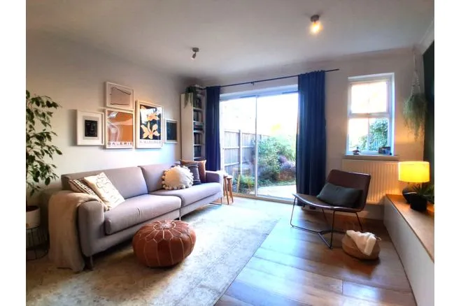 2 bed house for sale, Shire Place, Redhill, RH1
