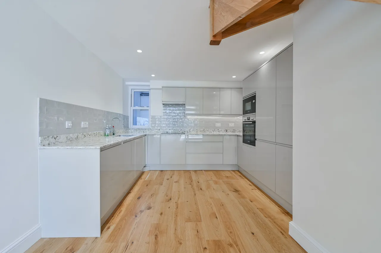 Flat 2, 60 Gloucester Drive, London, photo 6