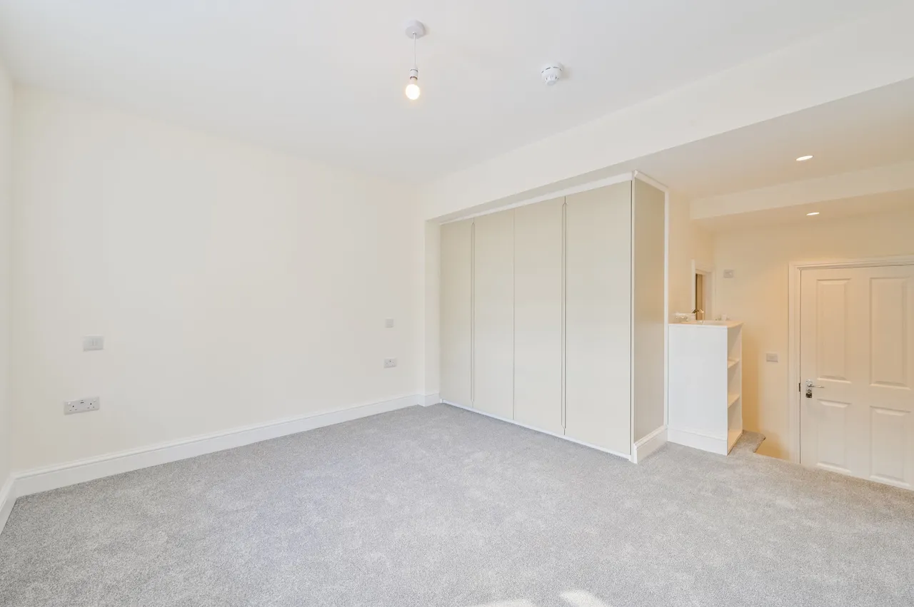 Flat 2, 60 Gloucester Drive, London, photo 4