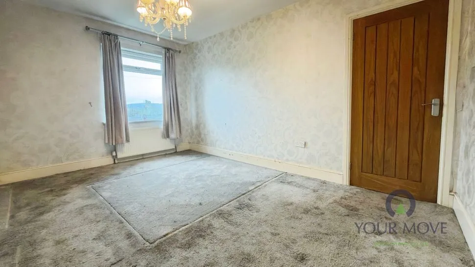 Dumfries Avenue, Denshaw, OL3, photo 11