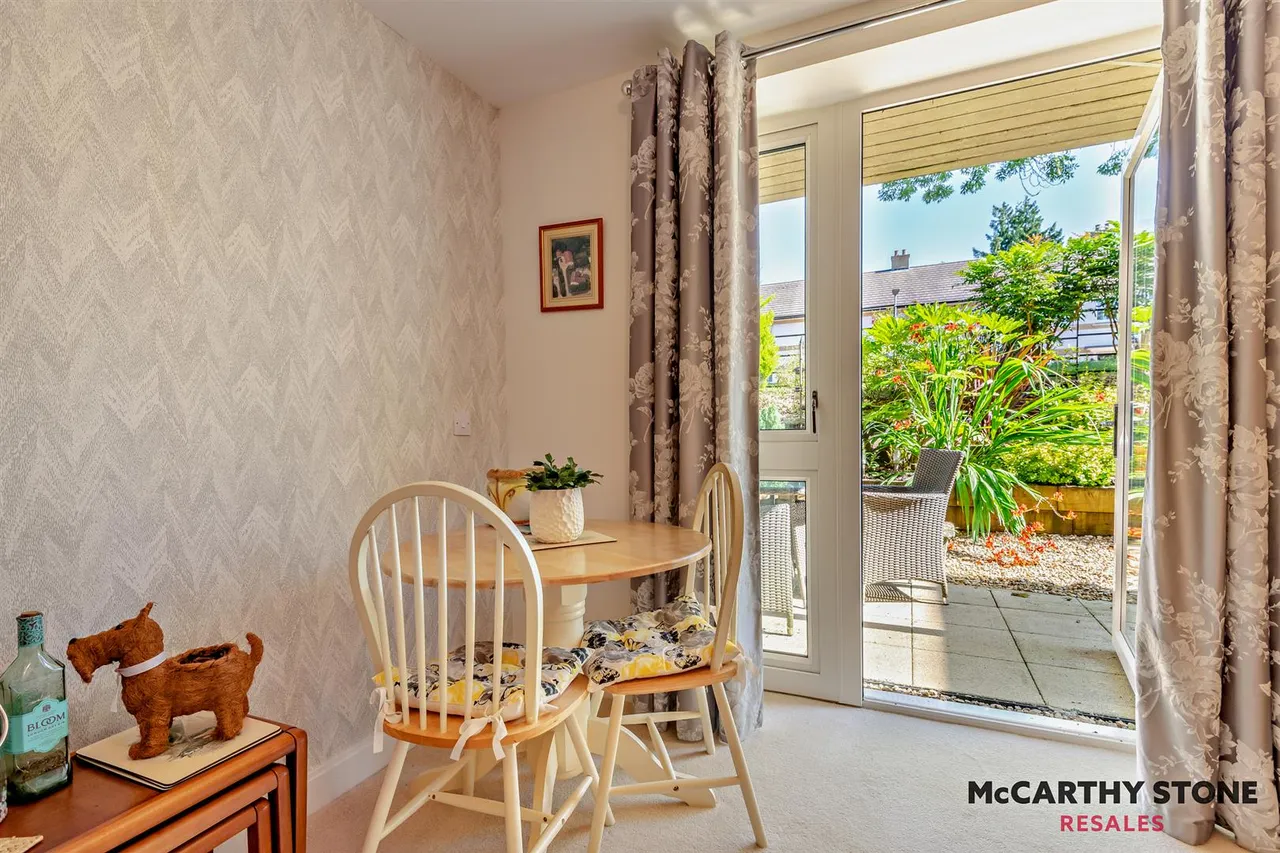 Hart Close, Wilton, SP2, photo 10